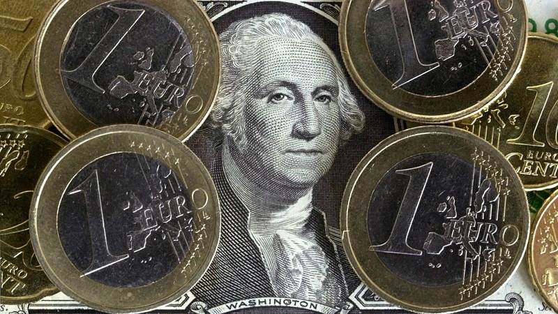 Dollar rises against pound, euro with energy, Fed in focus