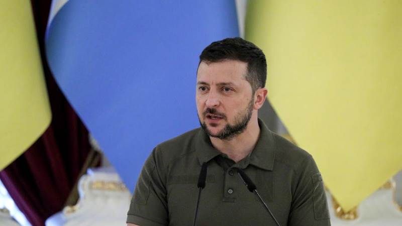 Zelensky praises UK for expanding Russia sanctions