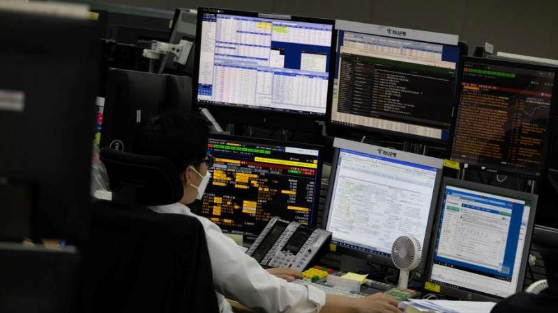 Asian trades mixed after data