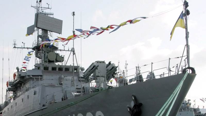 Ukrainian grain cargo ship passes through Bosphorus