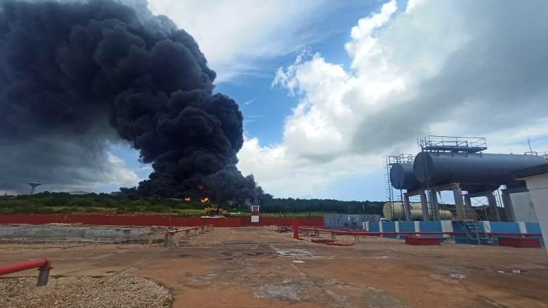 Mexico sends help as fire in Cuban oil depot rages