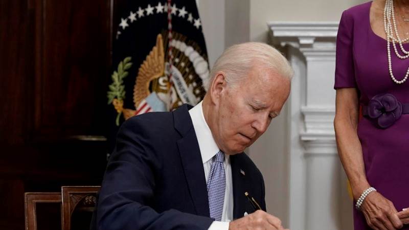 Biden signs NATO ratification docs for Sweden, Finland