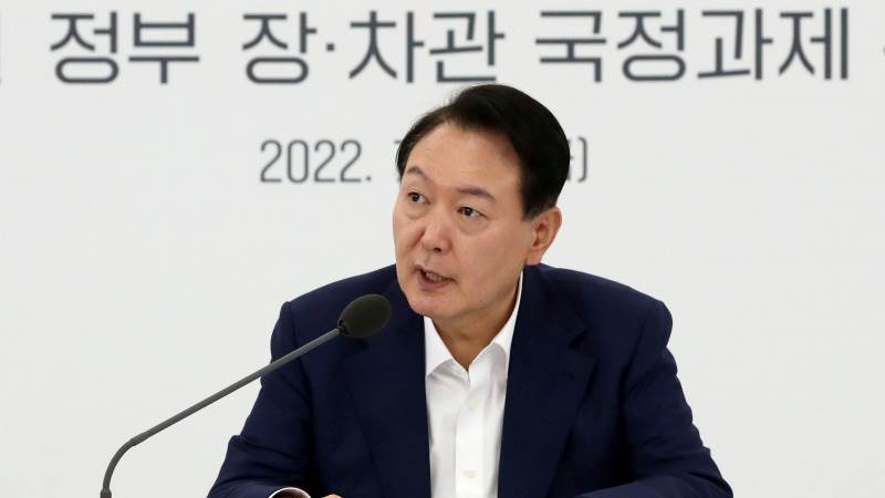 S. Korea offers economic aid to North in exchange for denuclearization