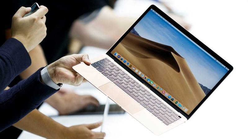 Apple in talks to produce MacBook, Apple Watch in Vietnam