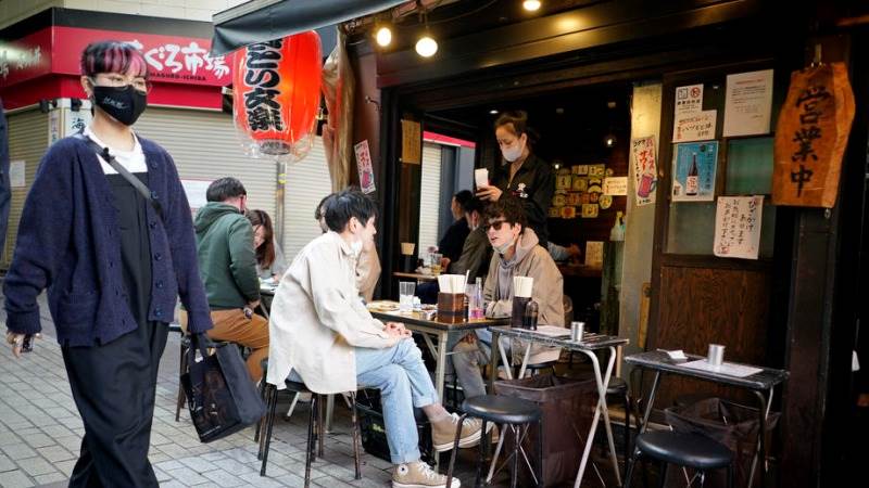 Japan’s business activity down for the first time in 6 months