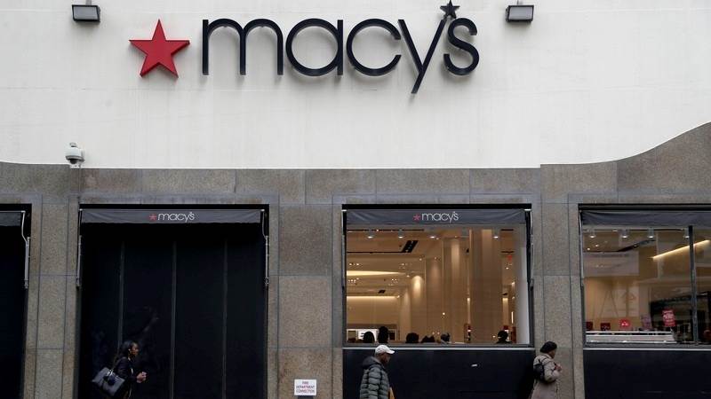 Macy’s lowers full-year sales and EPS guidance