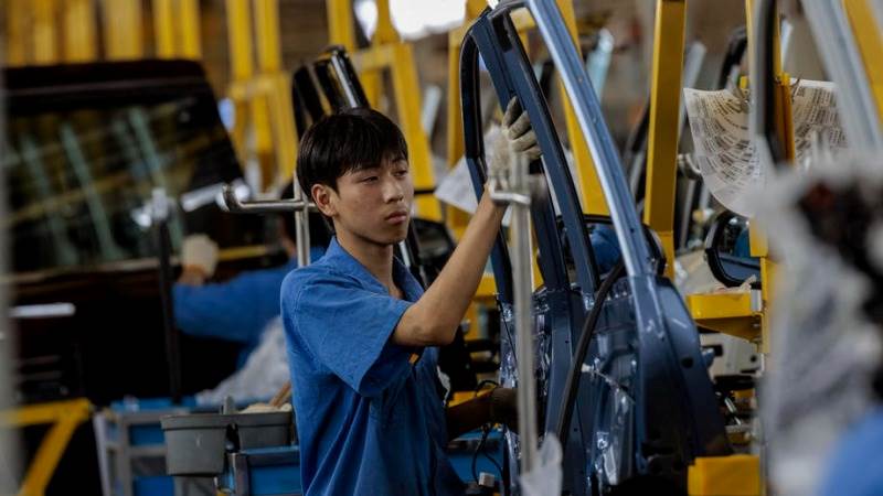 China’s manufacturing sector down in August