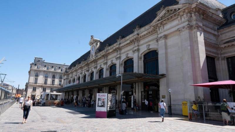 Annual French inflation declines to 5.8% in August