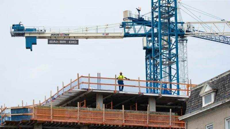 US construction spending slips by 0.4% in July