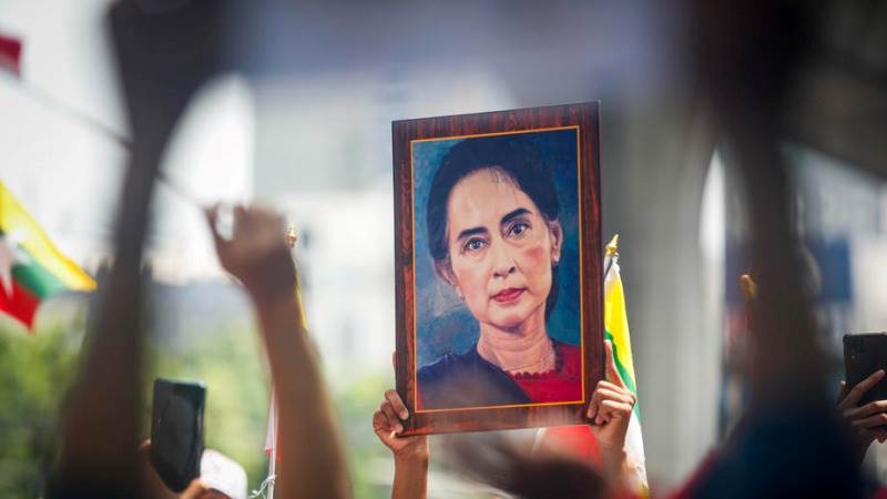 Myanmar sentences Suu Kyi to 3 years for election fraud