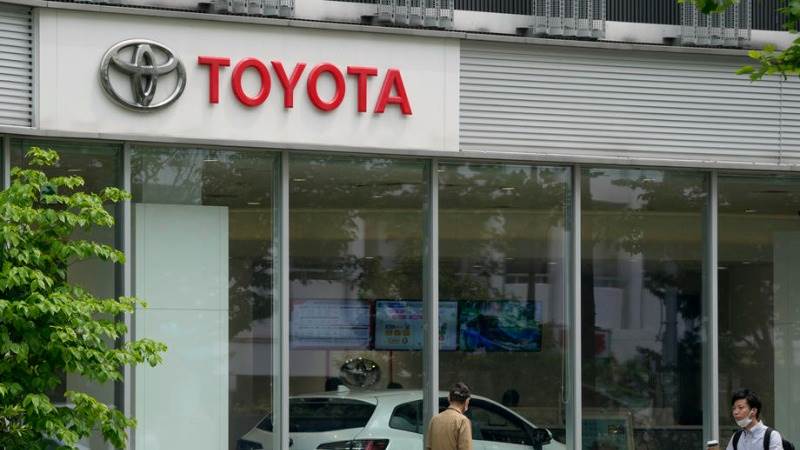 Toyota, Nissan suspend Japan plants over typhoon