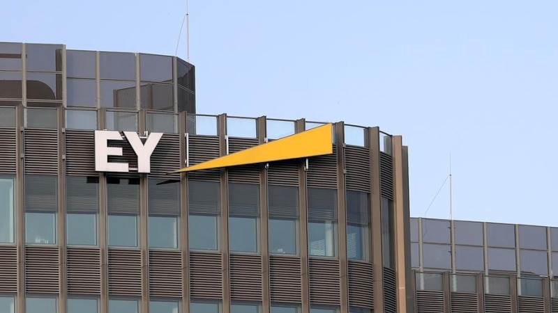 Report: Ernst & Young chiefs to approve split plan