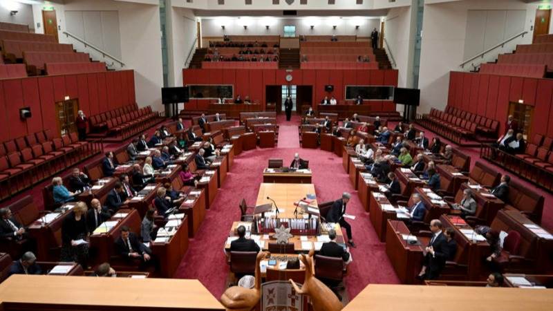 Australian legislators pass emissions reduction law