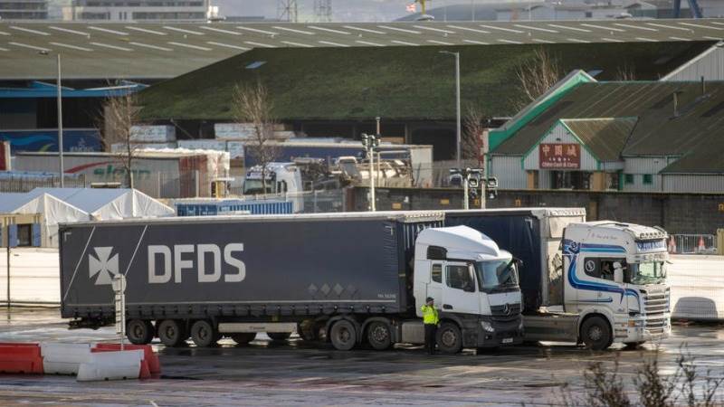 Report: UK to continue to suspend NI border checks