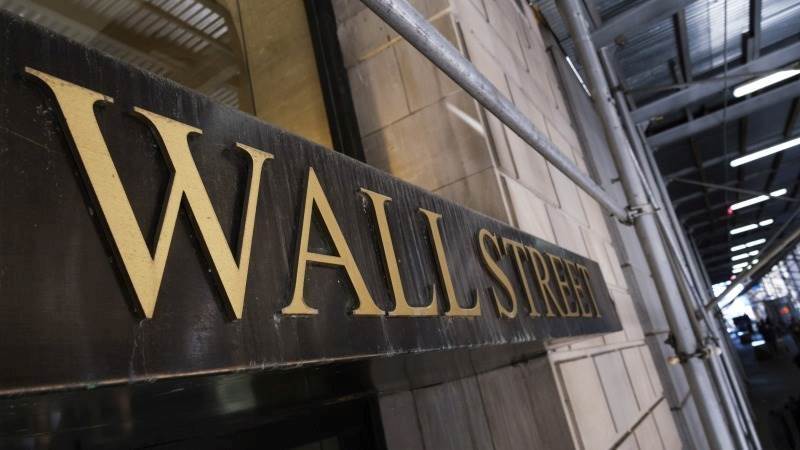 Wall Street turns to gains as investors weigh latest data