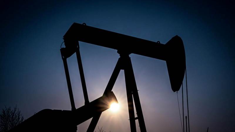 Recession scares drag oil prices down, WTI sinks 4.5%