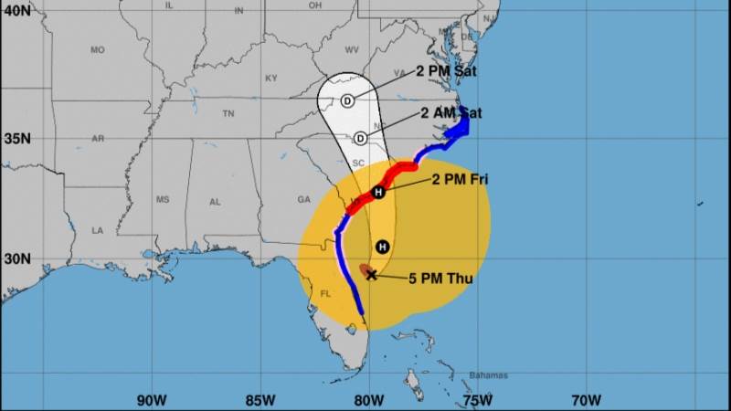 Ian strengthens into hurricane again