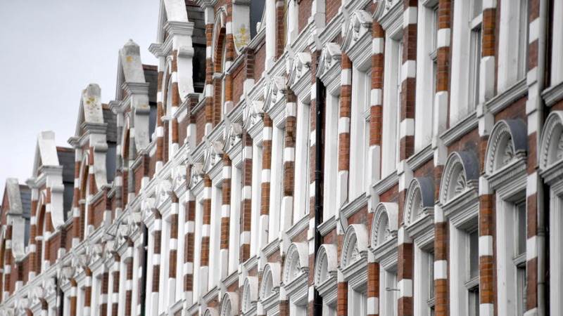 Annual UK house price growth at 9.5% in Sept.