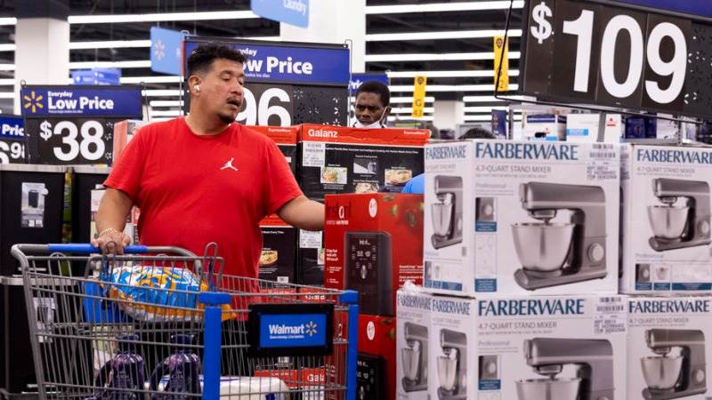 US personal spending up 0.4% in August