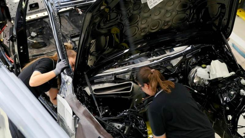 German factory orders fall by 2.4% in August