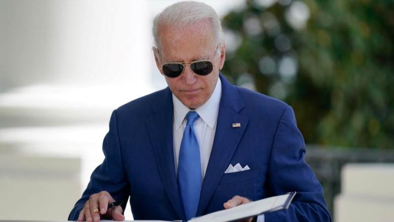 Biden signs order on EU-US data privacy deal