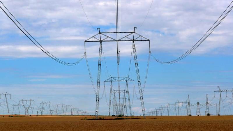 Ukraine to halt electricity exports after attacks