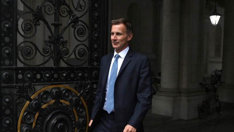 UK’s FinMin says admin made mistakes in mini-budget