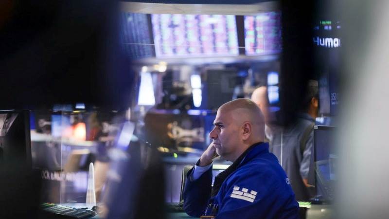 Dow falls 250 pts as Wall Street changes course again