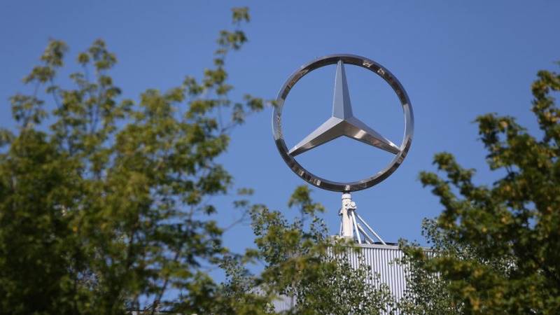 Mercedes signs deal on lithium battery supply