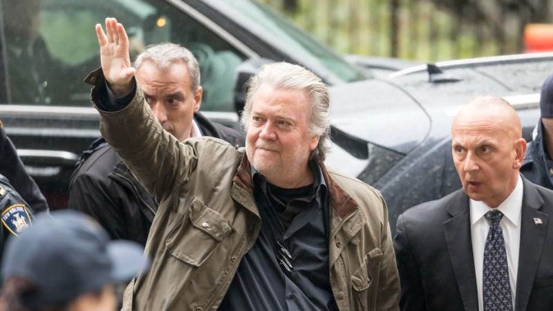 Steve Bannon sentenced to 4 months in jail