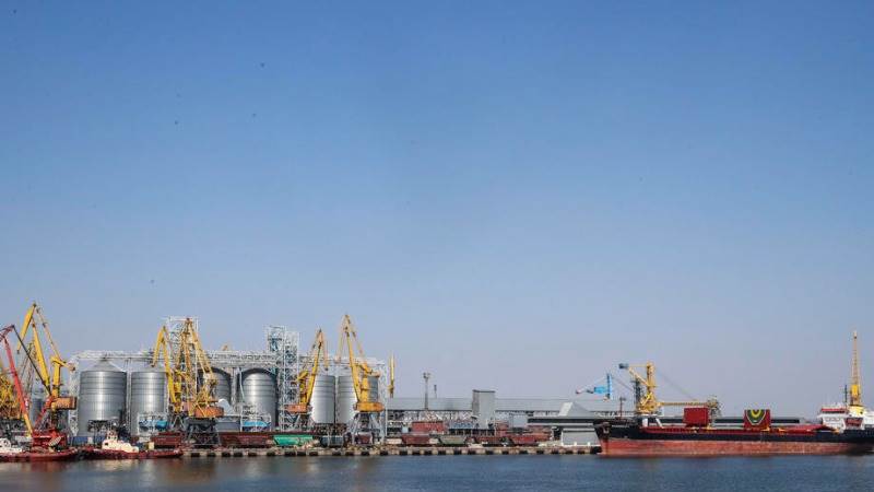 Ukraine says its ports operate at quarter capacity