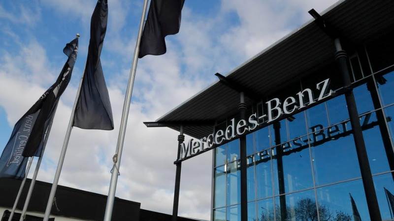 Mercedes-Benz to sell its shares in Russia to local investor