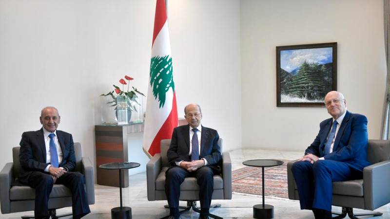 Lebanon’s Aoun signs maritime boundary deal with Israel