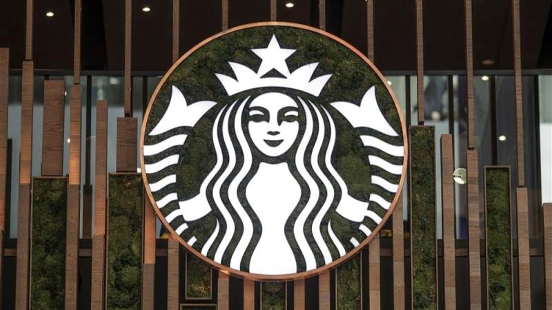 Starbucks reports record $8.4B revenue in Q4