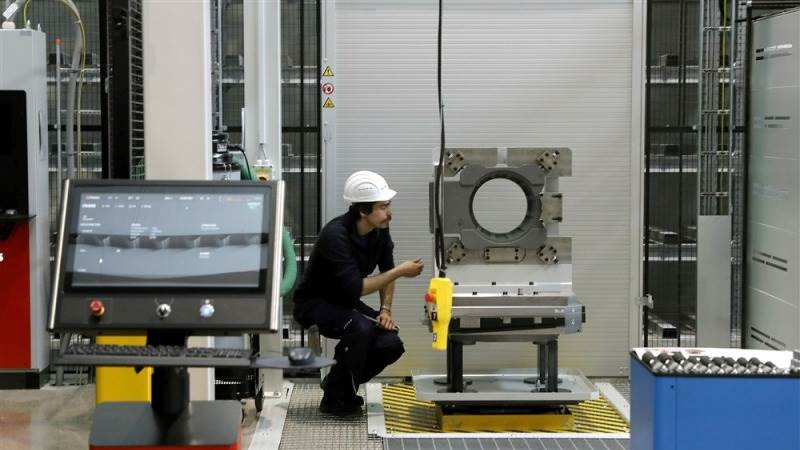 Japan’s industrial production drops by 9.6% in September