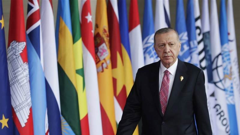 Erdogan says he believes Russia on Poland strike