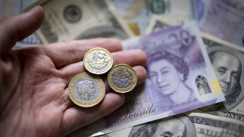 Pound declines against dollar as Hunt unveils plan