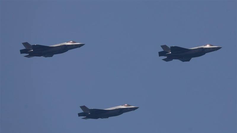 US, S. Korea conduct drills as Pyongyang fires missile