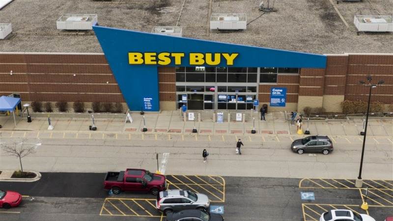 Best Buy’s Q3 EPS falls 39% to $1.22