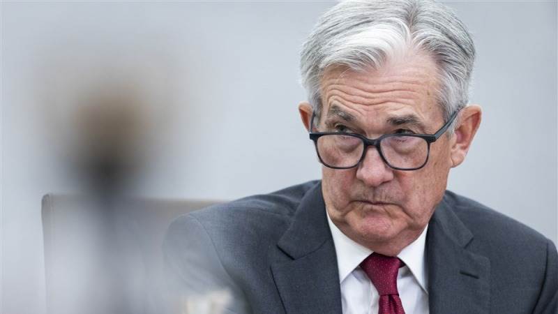 Fed officials mostly back slowing pace of rate hikes