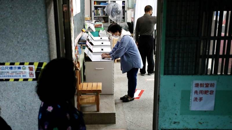 Taiwan midterm elections underway amid China crisis