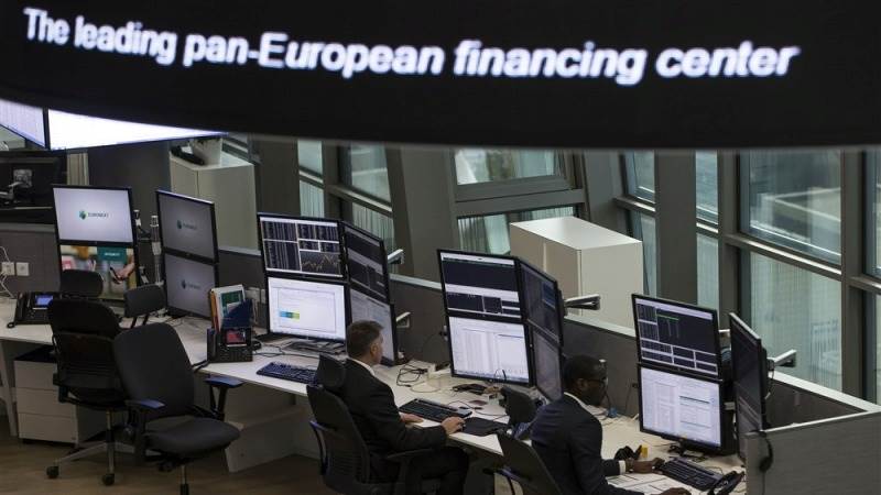 European markets close lower, DAX down over 150 pts