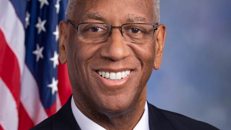 Dem Congressman McEachin dies at 61