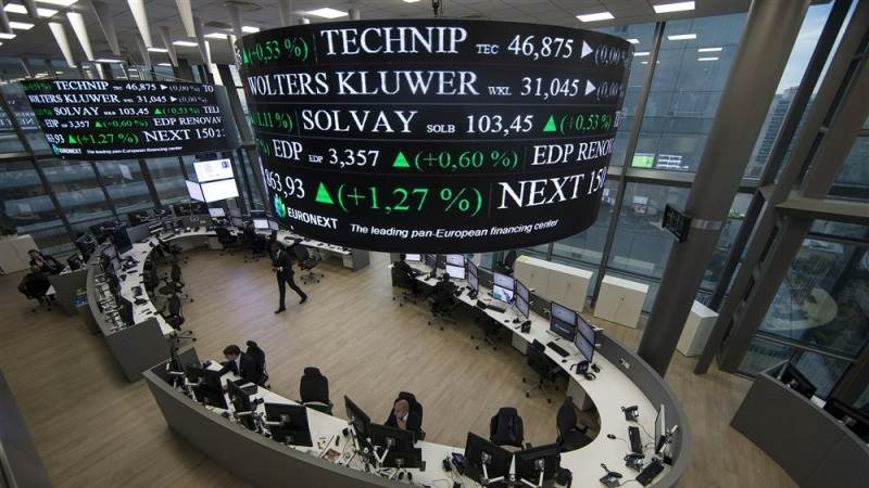 Europe closes mixed after economic data