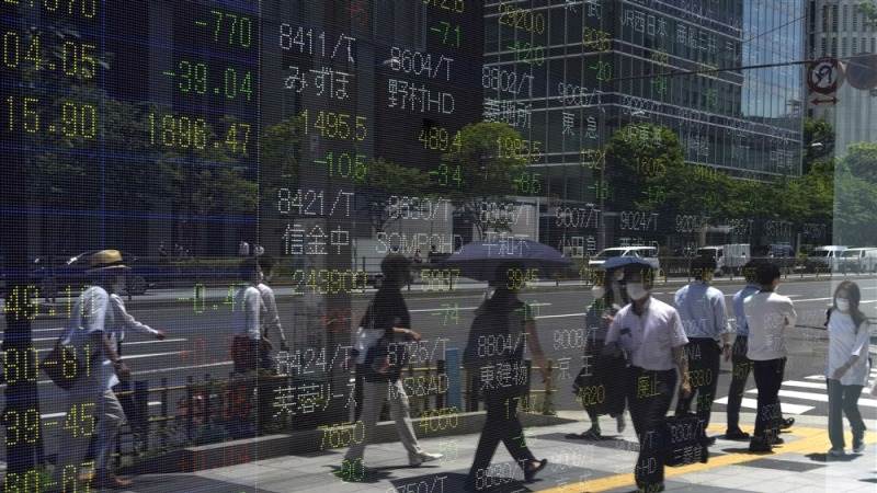 Asia trades mostly lower after data