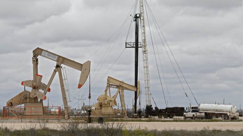 EIA: US crude inventories drop by 12.6 million barrels