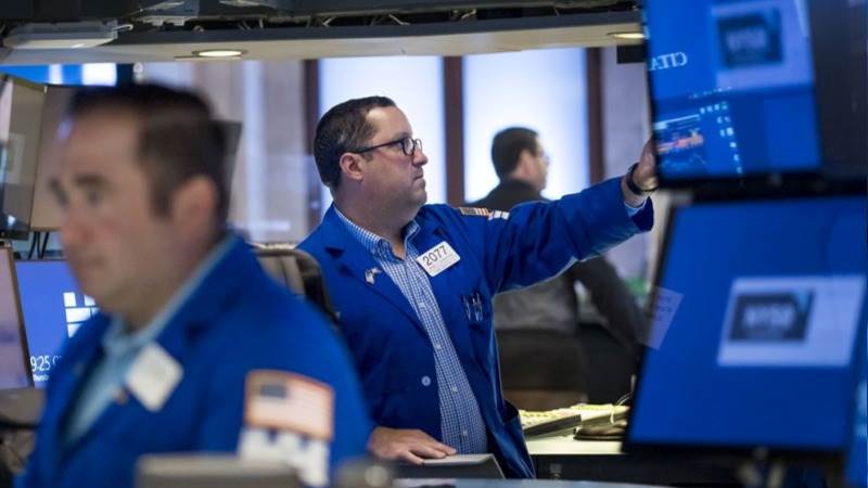 US stocks rally as Powell hints slower rate hikes