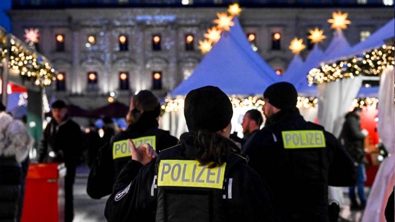 German police arrests 25 far-right terror suspects