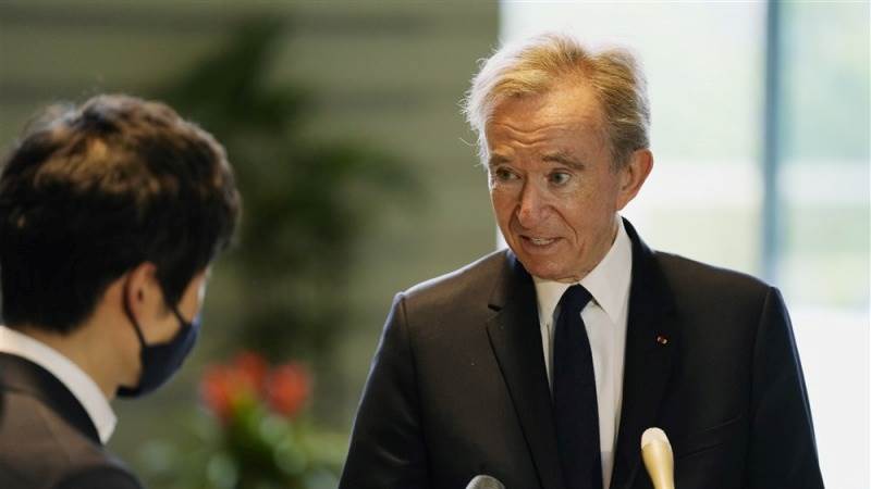 LVMH’s Arnault takes over from Musk as world’s richest man