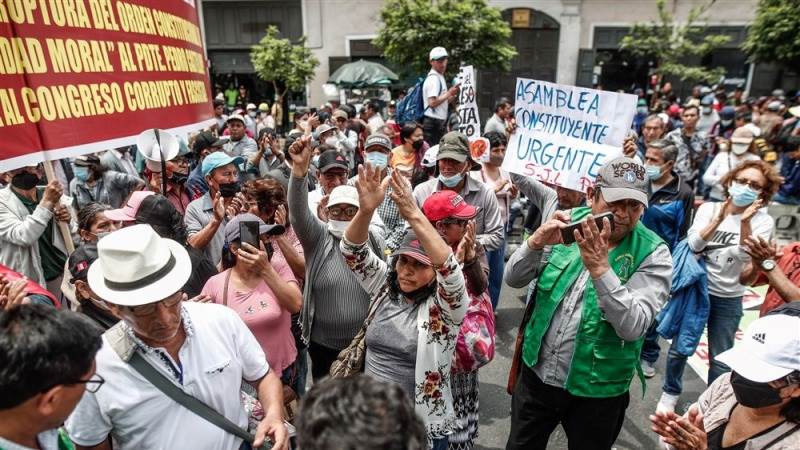 Peruvian congress votes to impeach Castillo